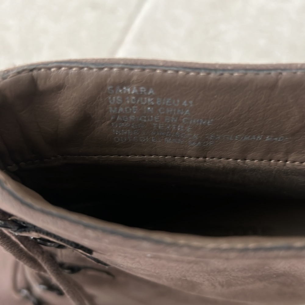 Boots - Picture 6 of 7
